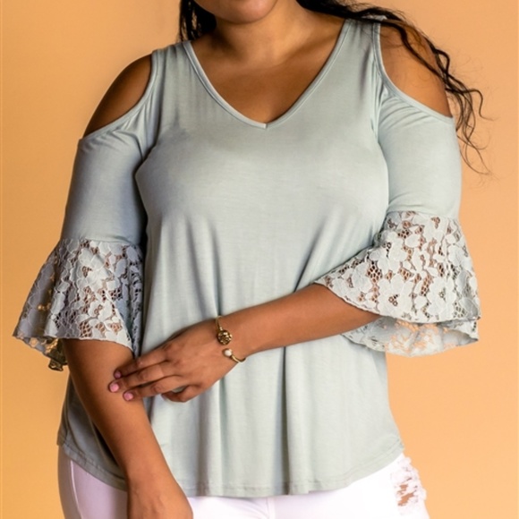 PLUS SIZE BOHO LACE COLD SHOULDER TOP - Picture 1 of 3